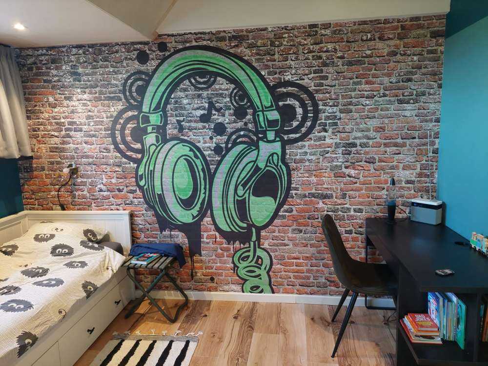 Graffiti på gammel murvegg