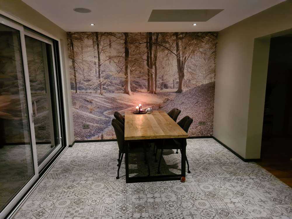 Vandløb i skov - pastel