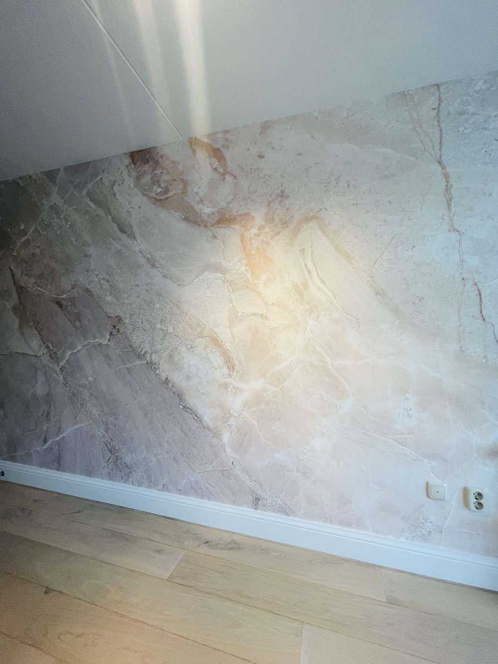 Beige marmorstein