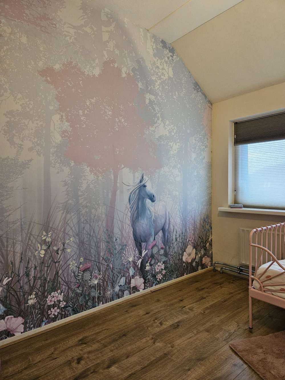 Blå og lyserød skov