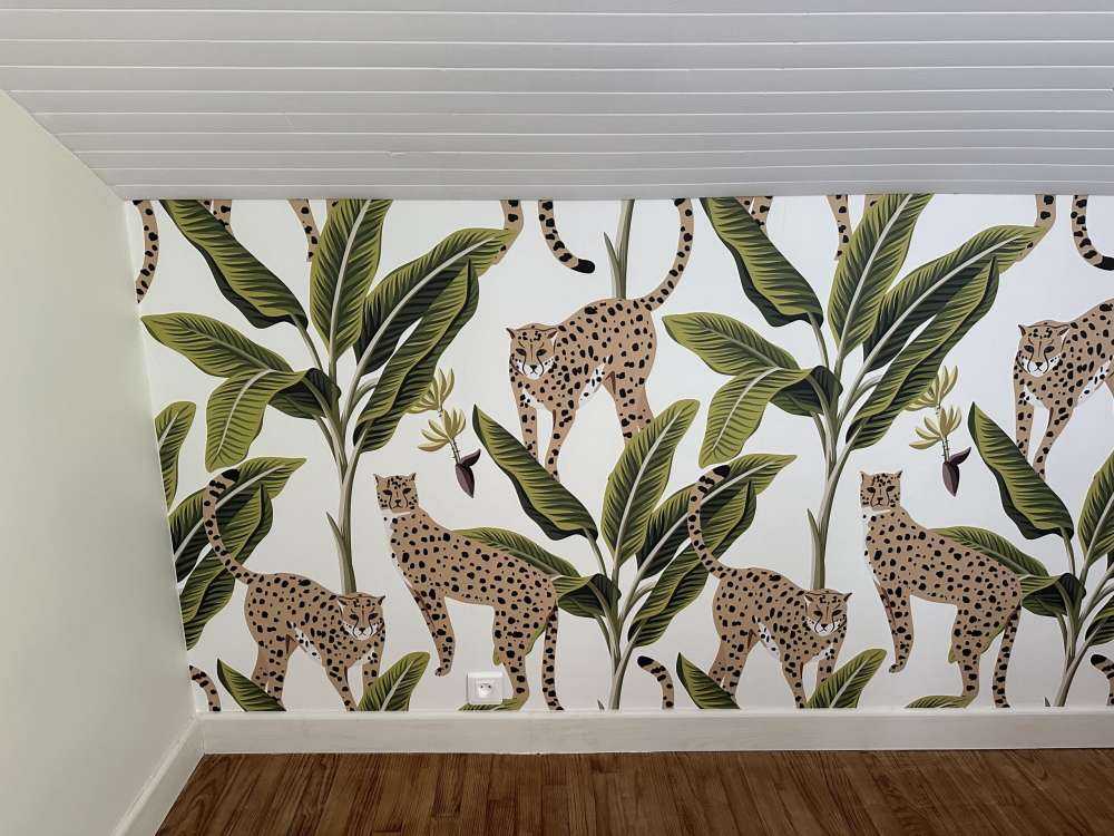 Gepard blant trærne