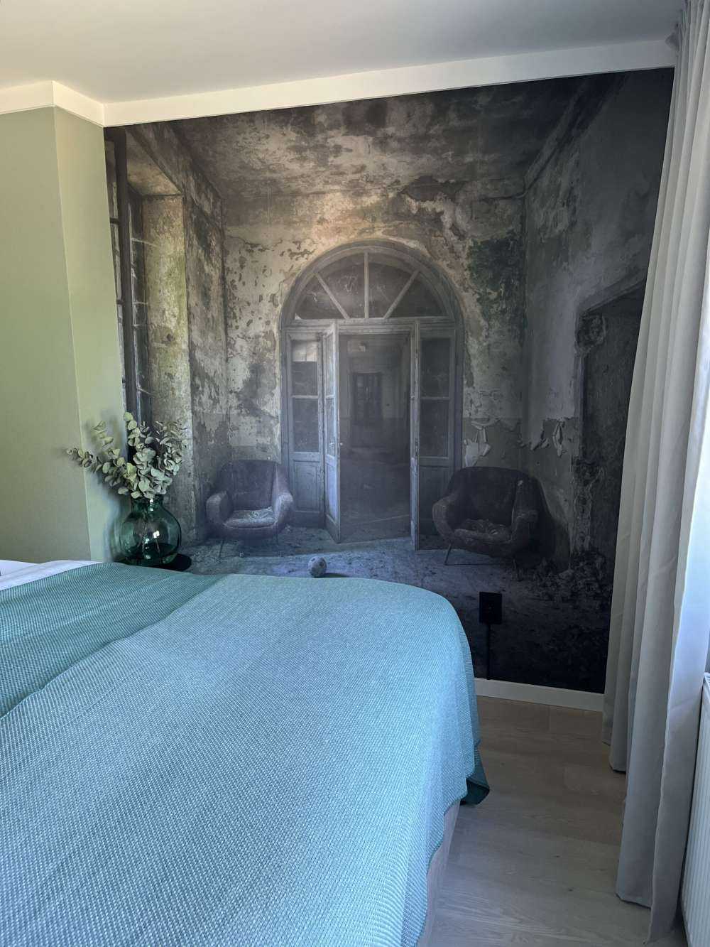 kullvaskhuskorridor i forlatt hus