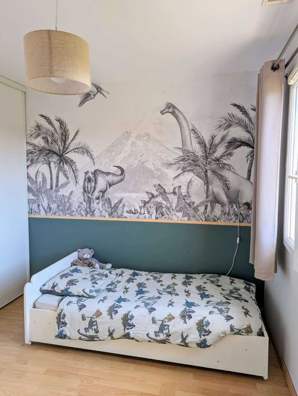 Dino er i svart og hvitt