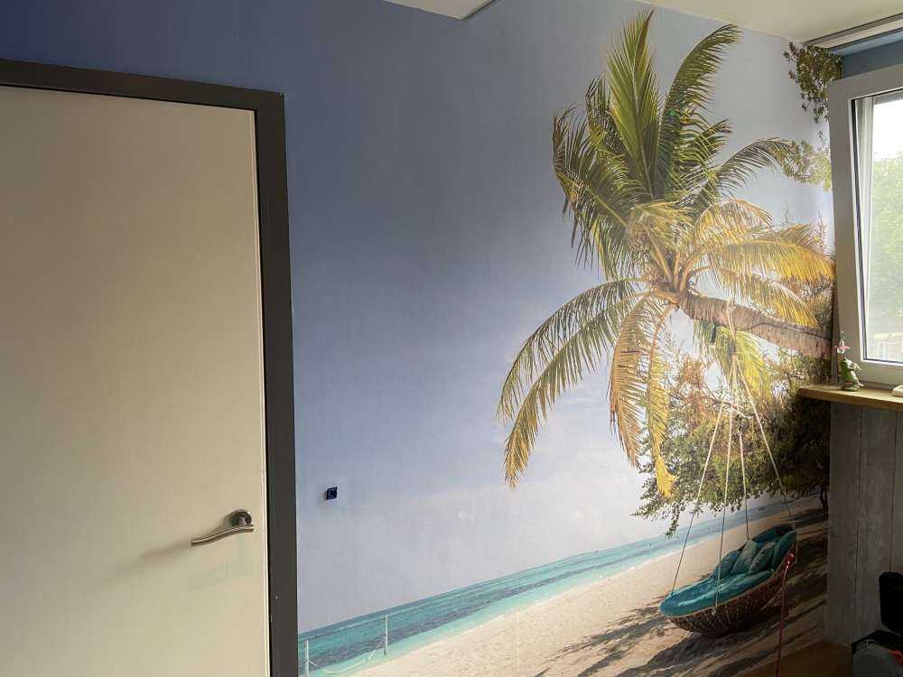 Tropisk strand med gynge