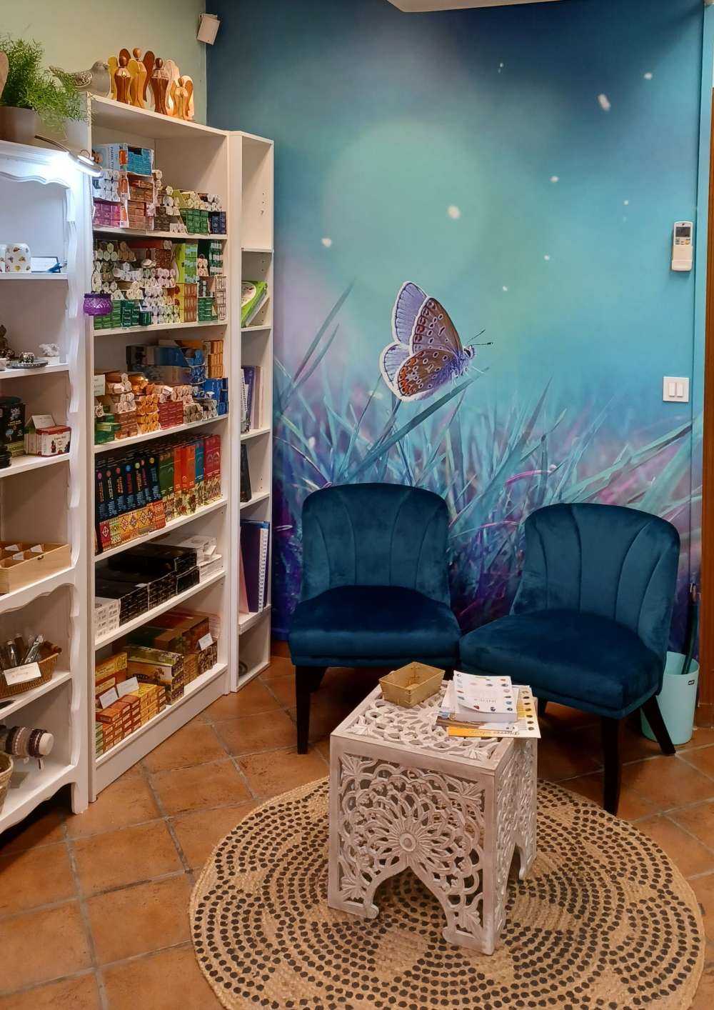 Sommerfugl om morgenen dugg