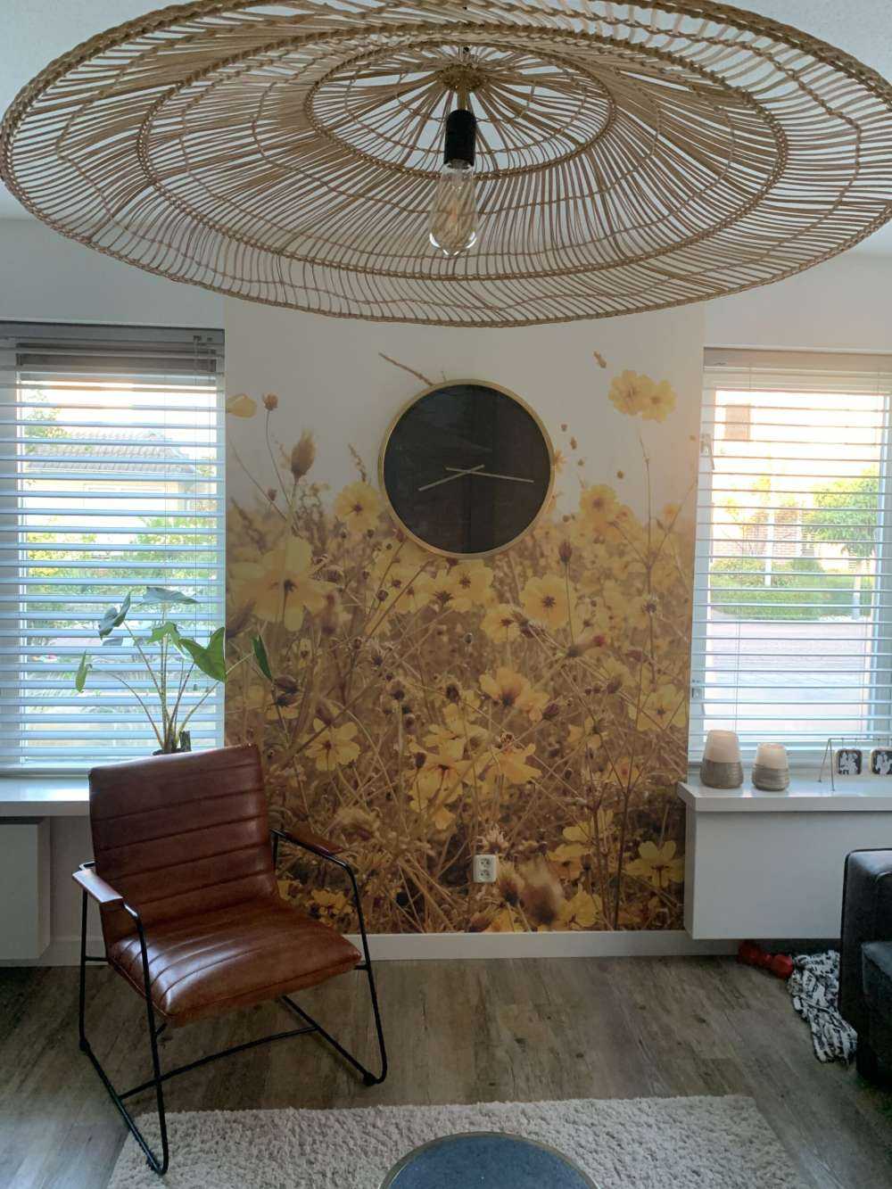 Gula blommor med tappninglook