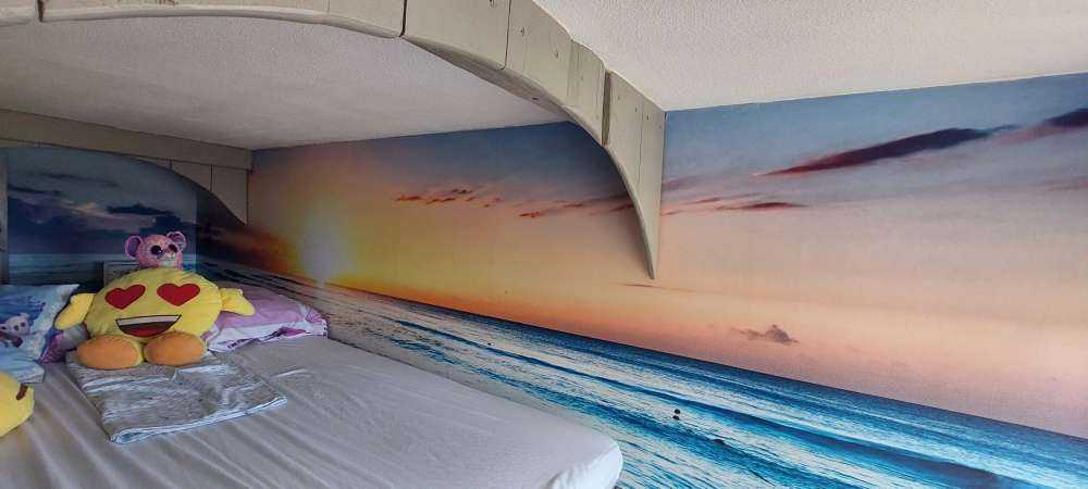 Zonsondergang boven zee