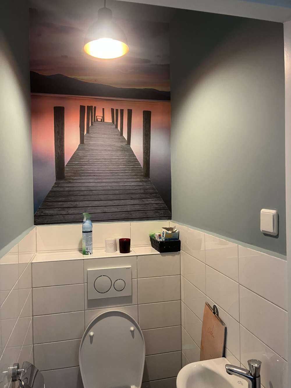 Stillas ved rosa solnedgang