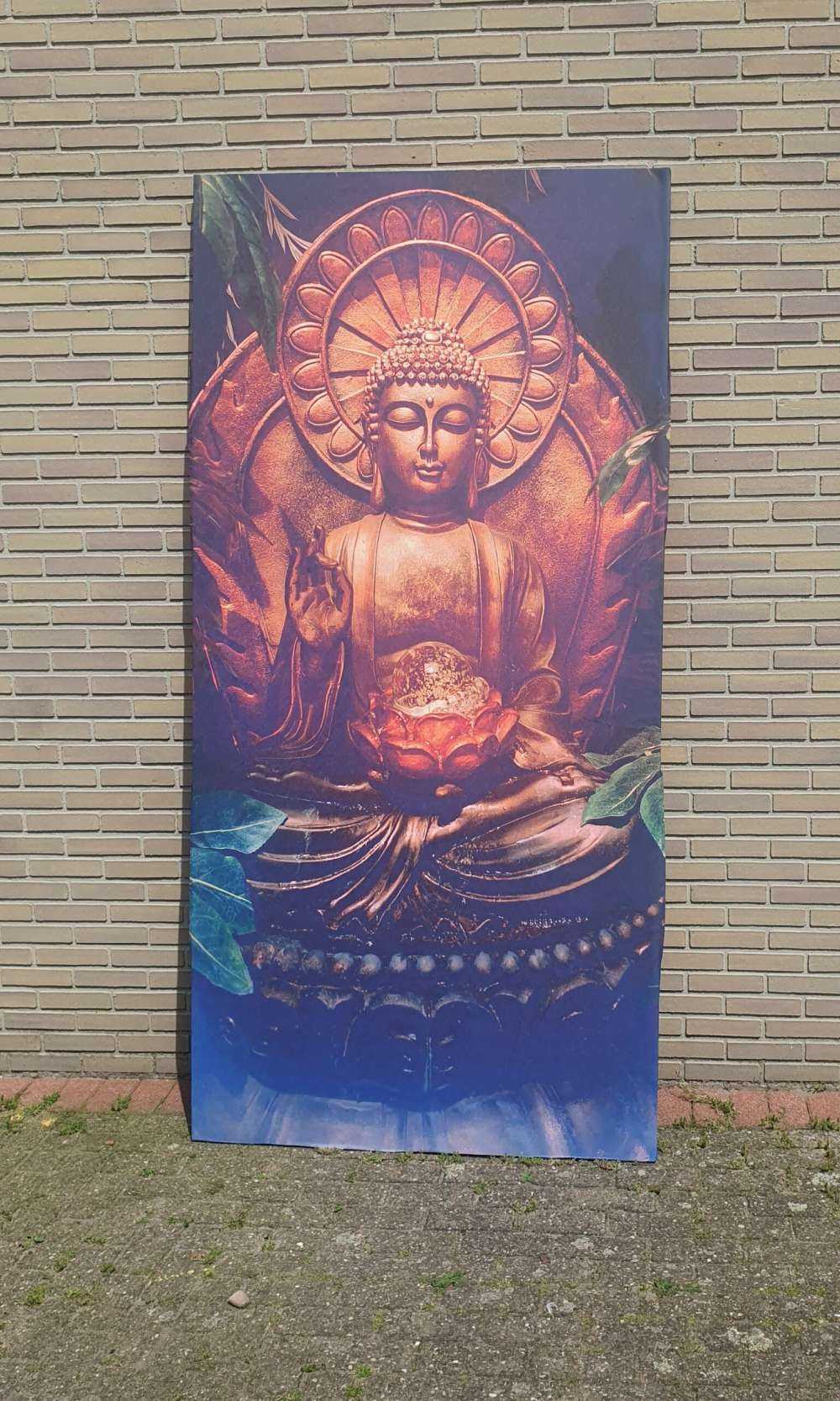Buddha med löv