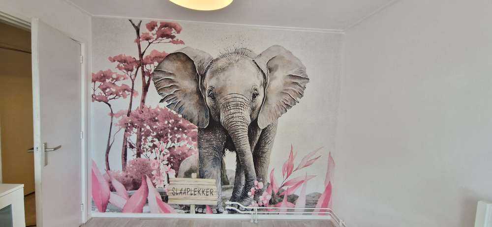 Elefant i junglen lyserød