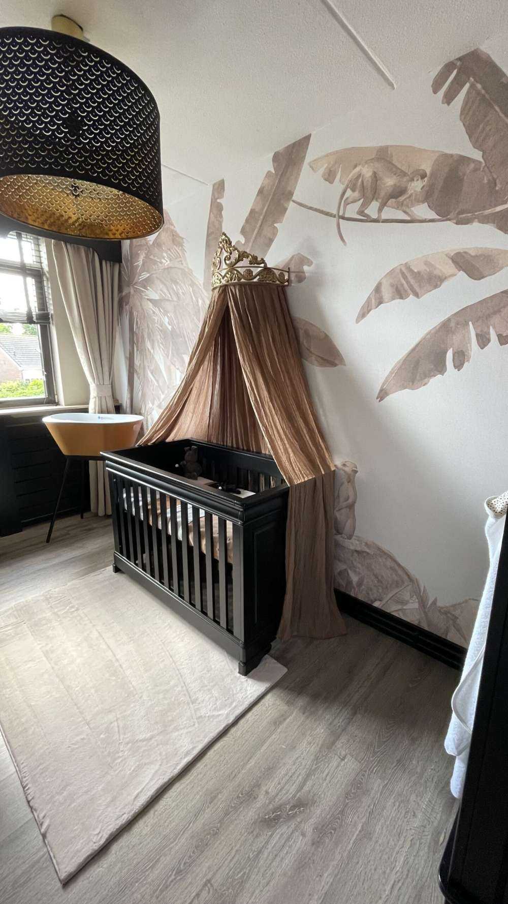 Små jungledyr i taupe