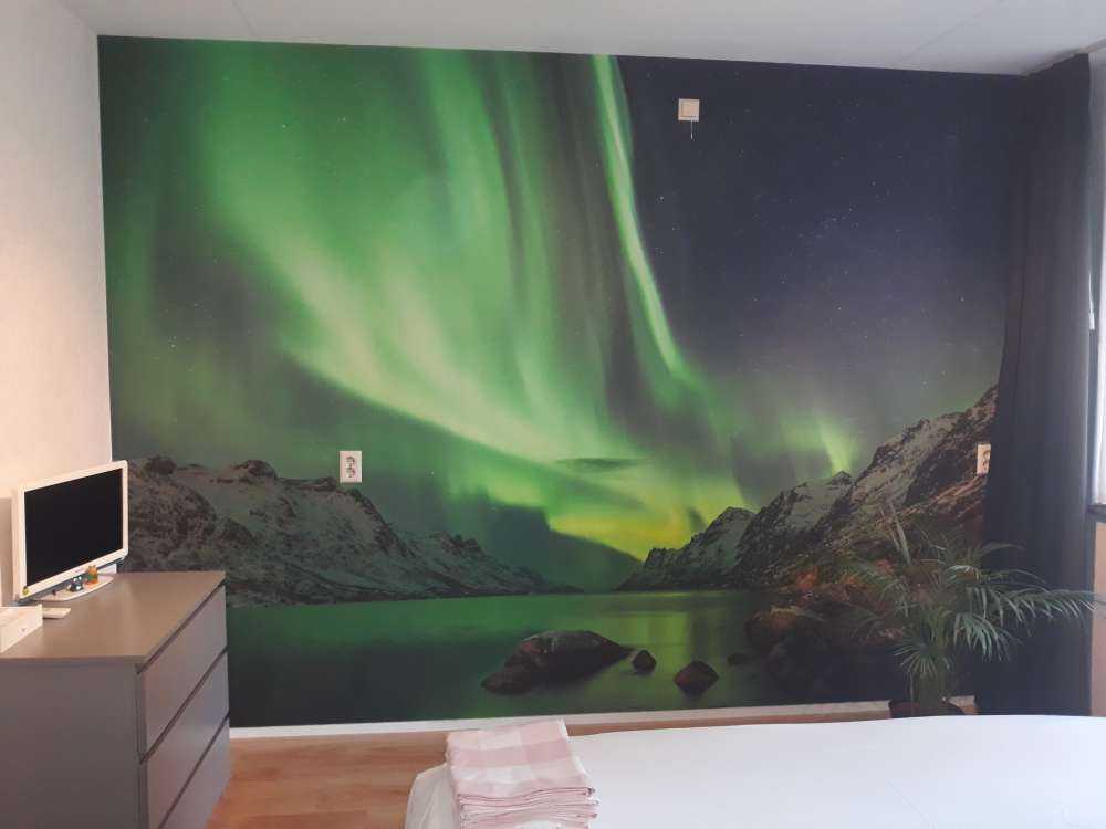 Nordlys mellom to fjorder