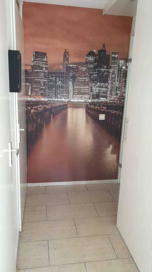 Manhattans skyline med vågbrytare