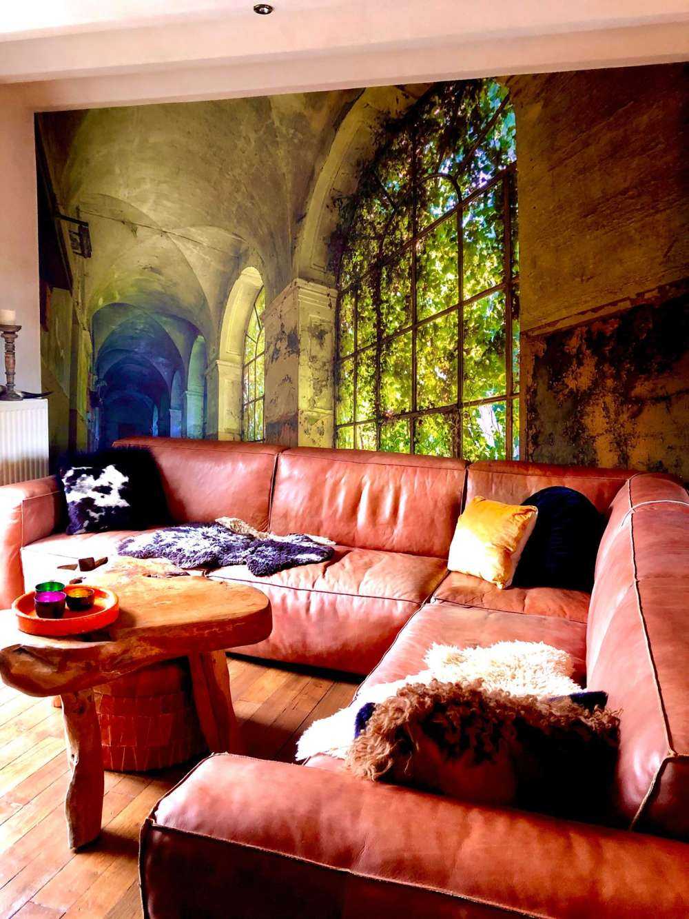 Gammal övergiven byggnad