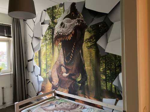 Dino i en vegg