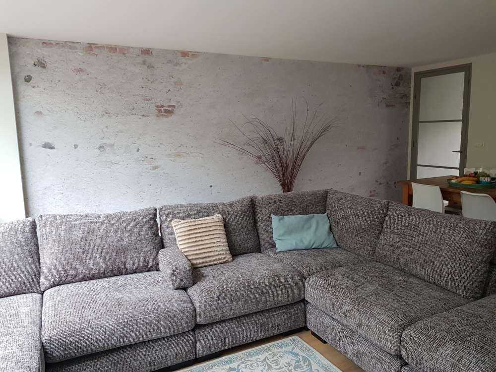 Gammal vägg med stuckatur