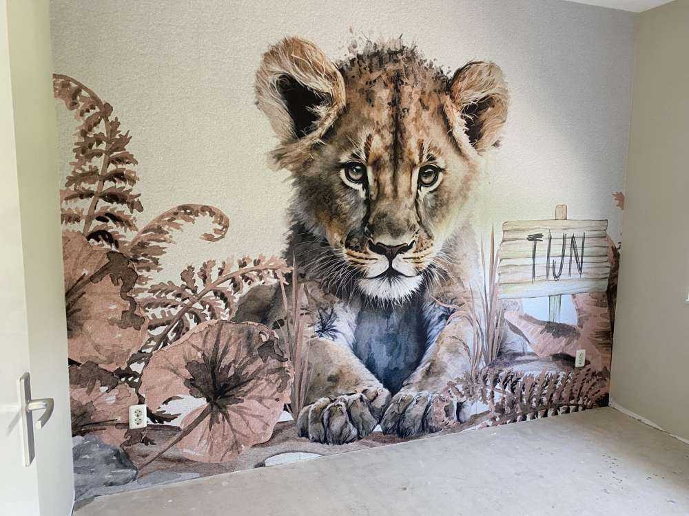 Løveunge i junglen taupe