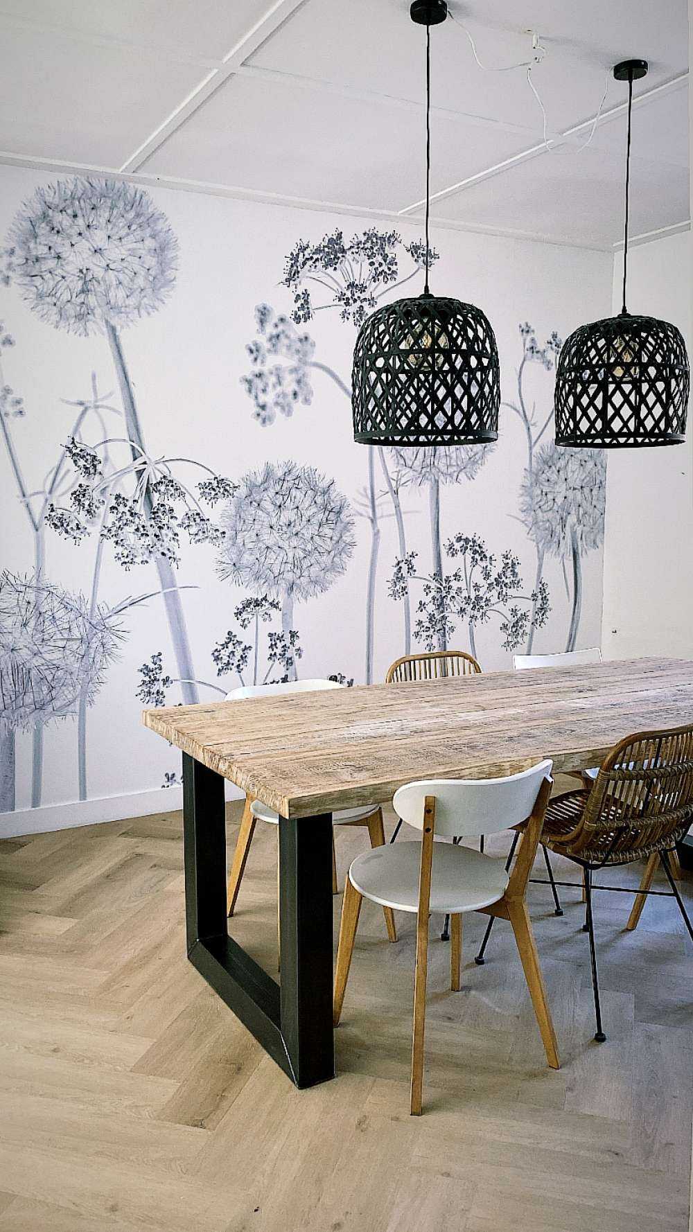 Engblomster i svart og hvitt