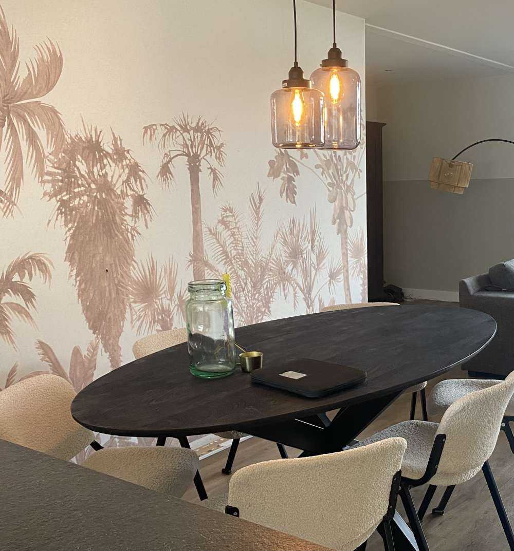 Jungle-tema i taupe