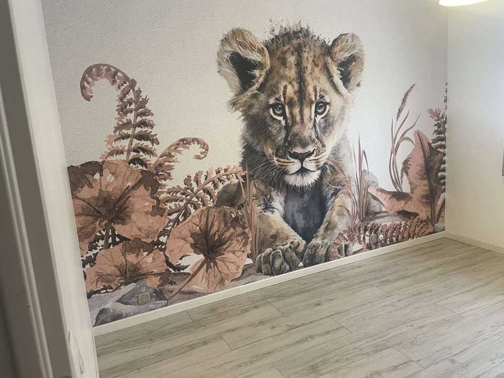 Løveunge i junglen taupe