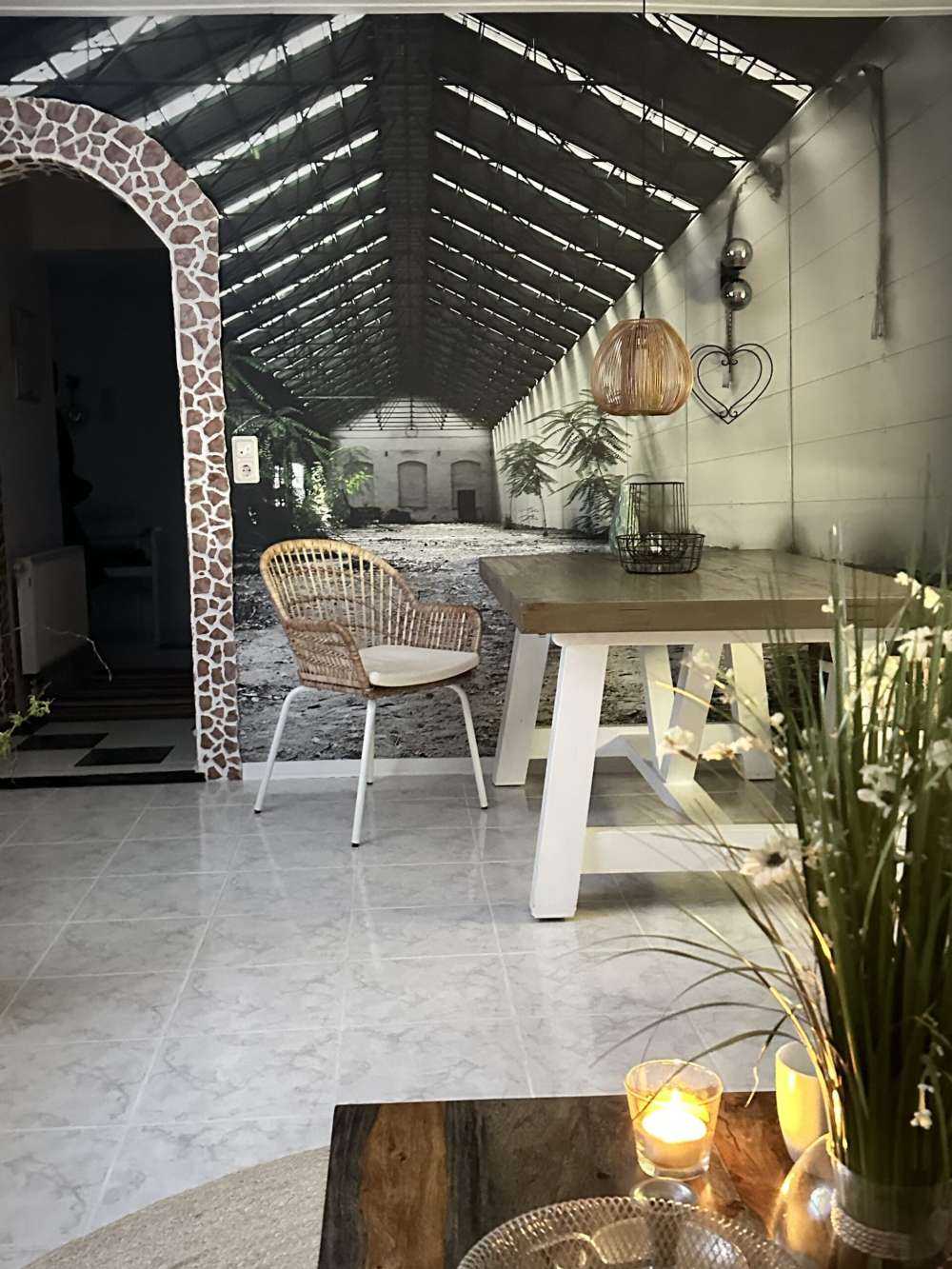 Industrihall med planter