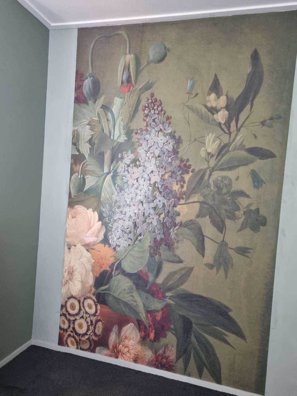 Blommor i en terrakottavas