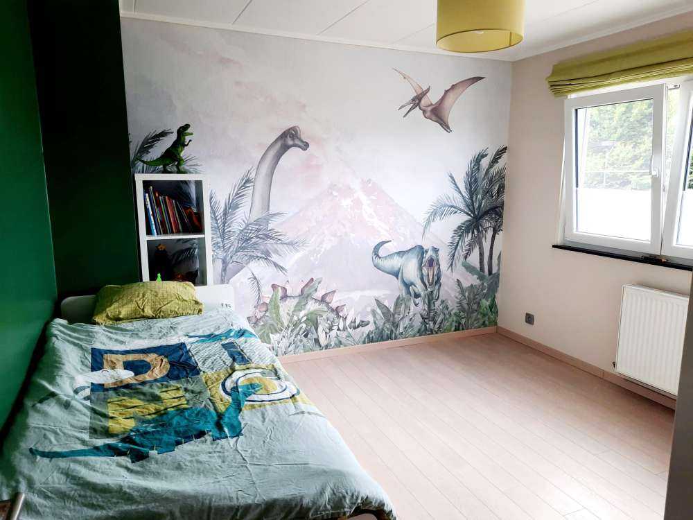 Dino ligger i nærheten av en vulkan
