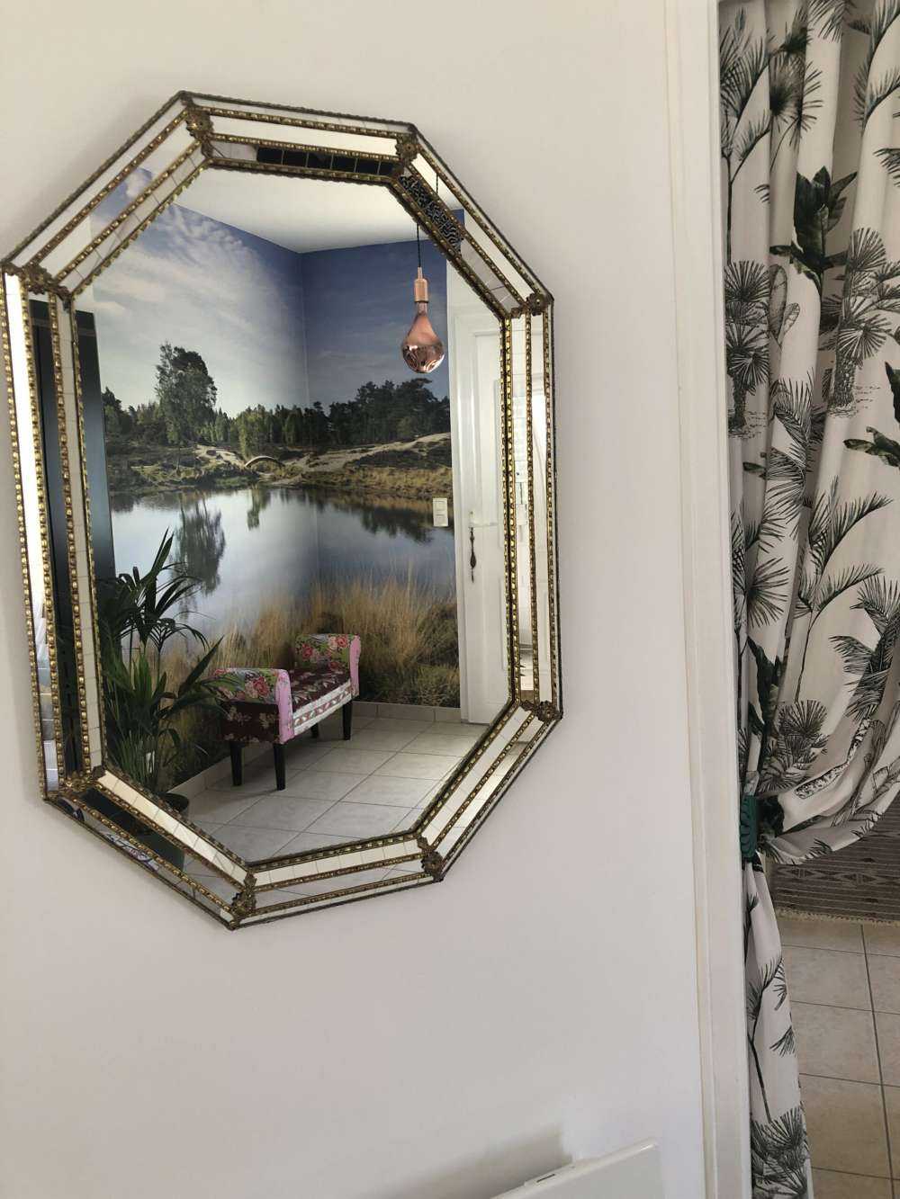 En liten skogsjö i hedområdet