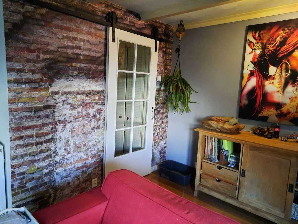 Gammel smuldret væg