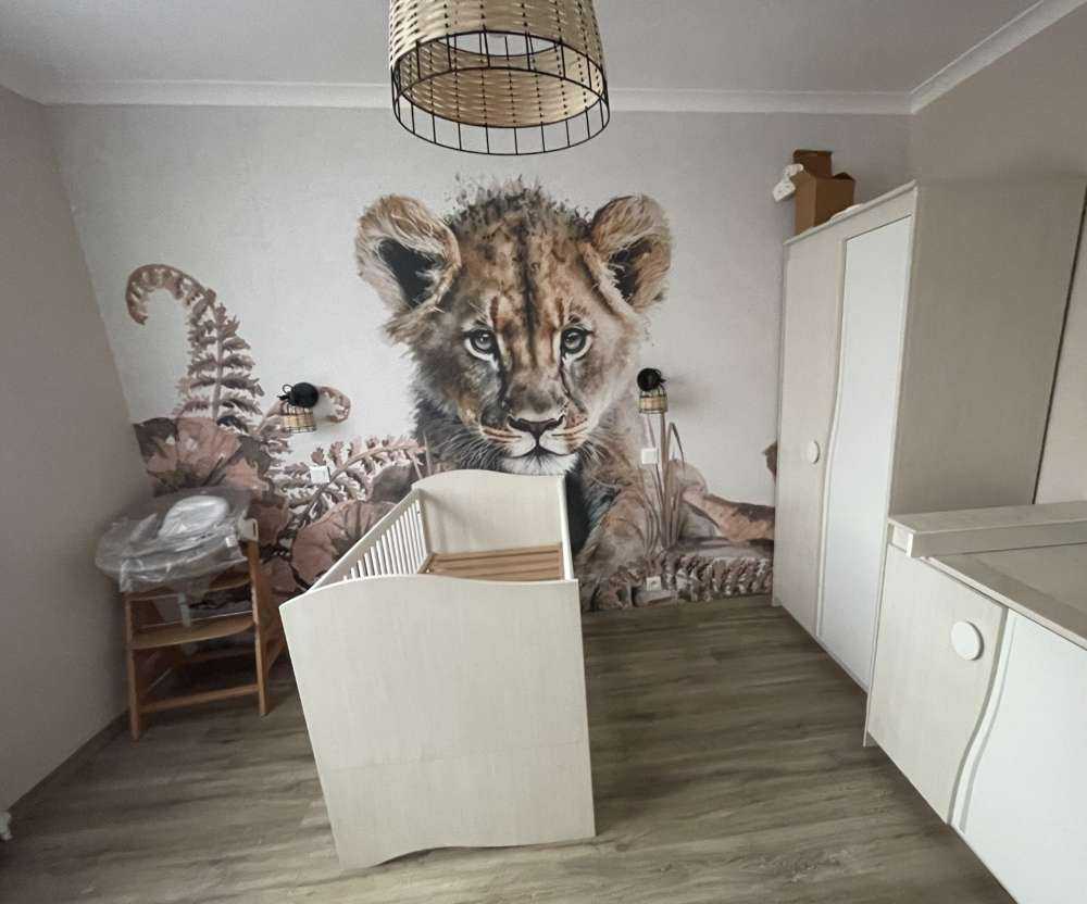 Løveunge i junglen taupe