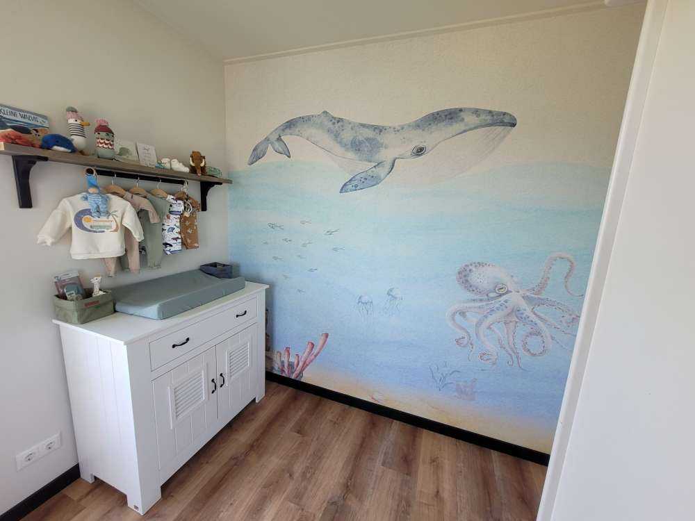 Undervandsverden med en hval