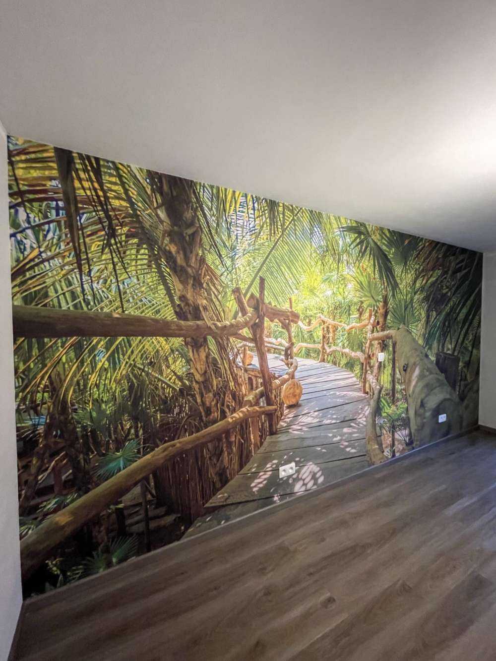 Tropisk junglebro