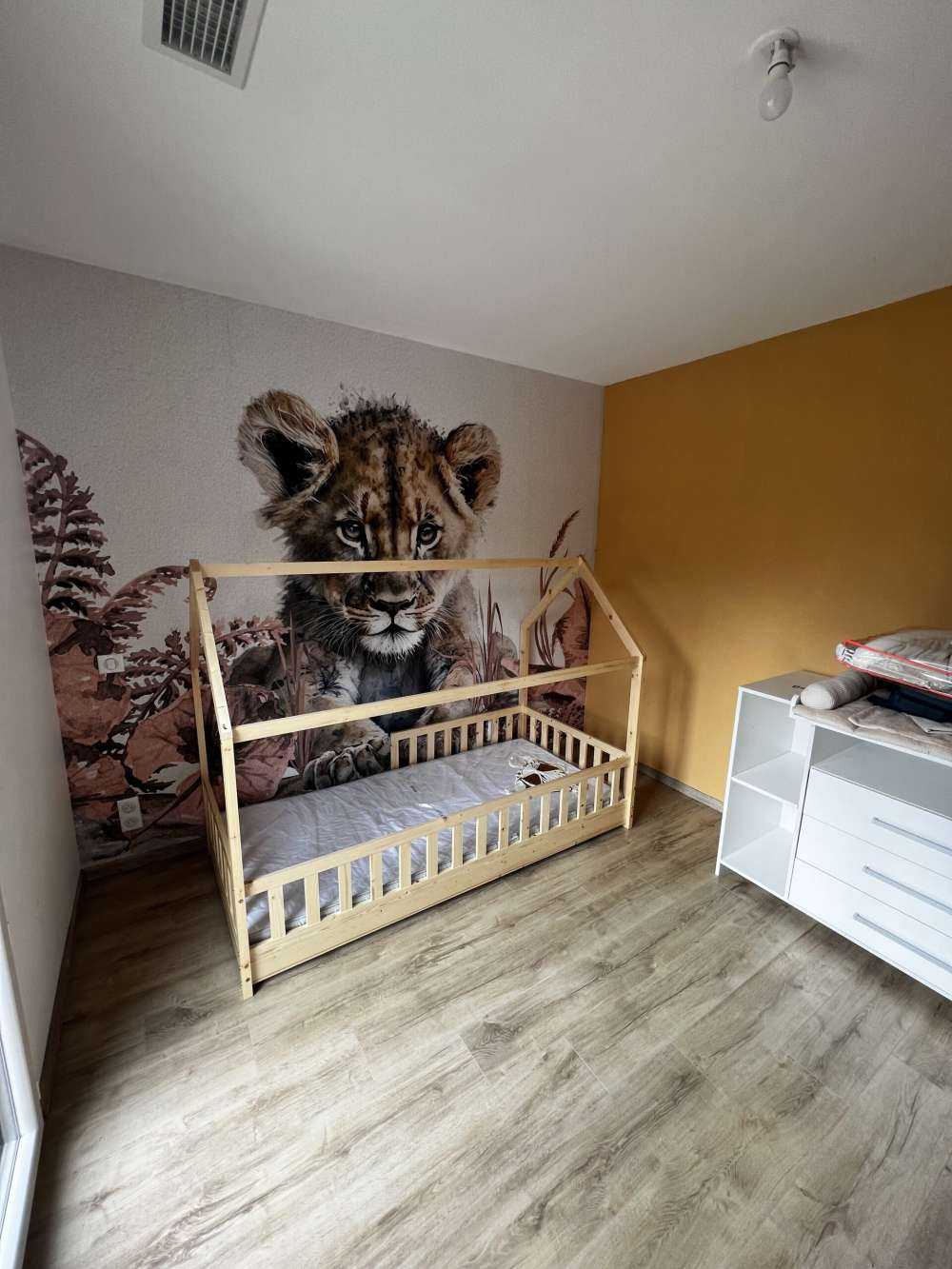 Løveunge i junglen taupe