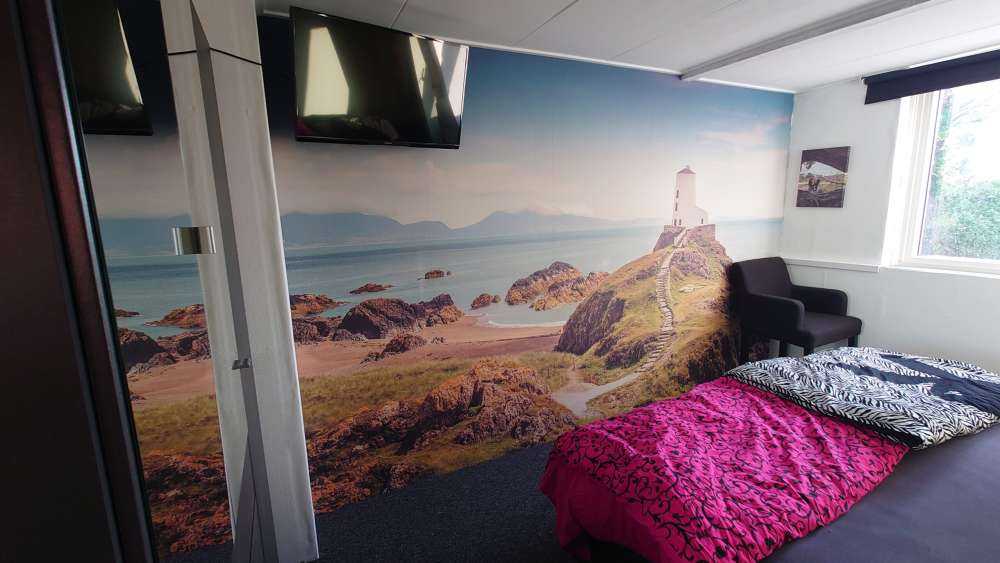 Fyr på et steinete feriested