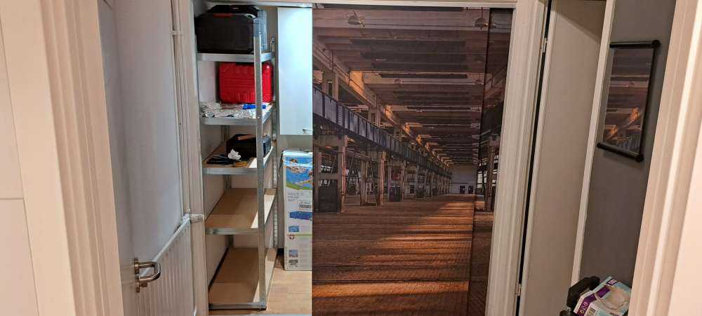 Gammel forlatt garasje