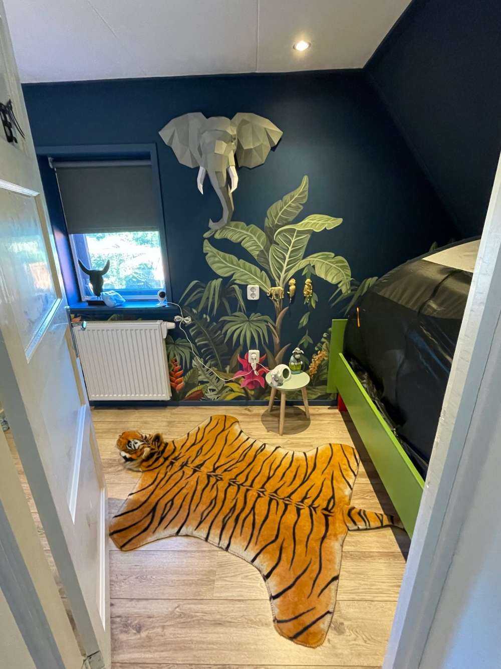 Jungleblomster og -træer