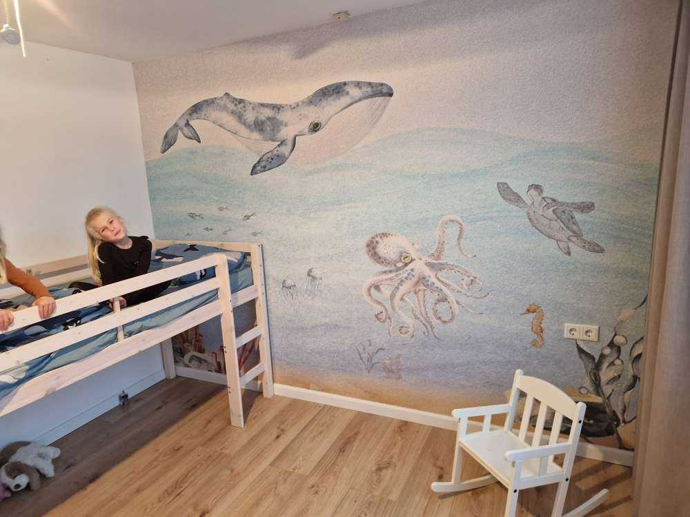 Undervattensvärld med en val