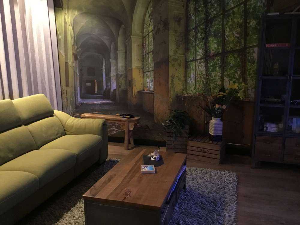 Gammal övergiven byggnad