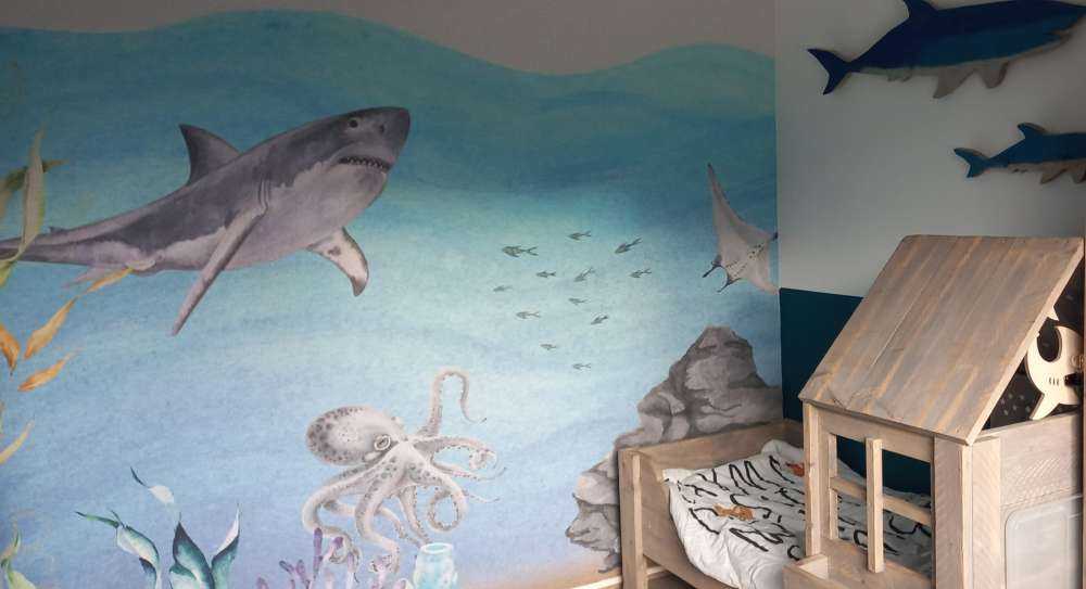 Undervandsverden med hajer