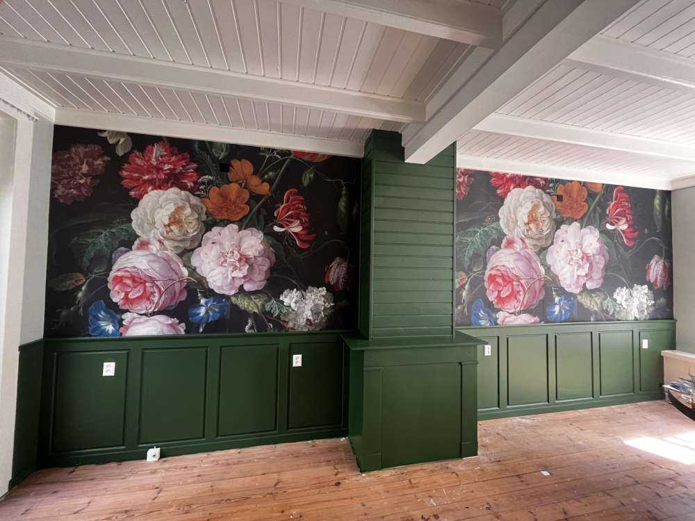 Stadig liv med blomster i en glasvase