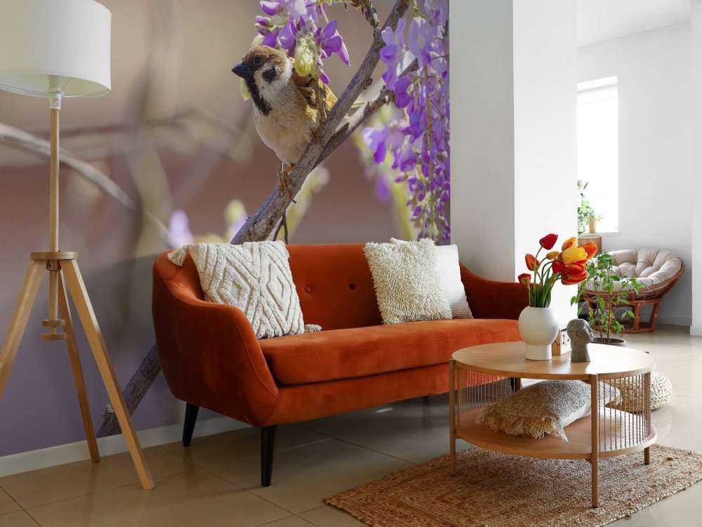 Mus og lilla blomster