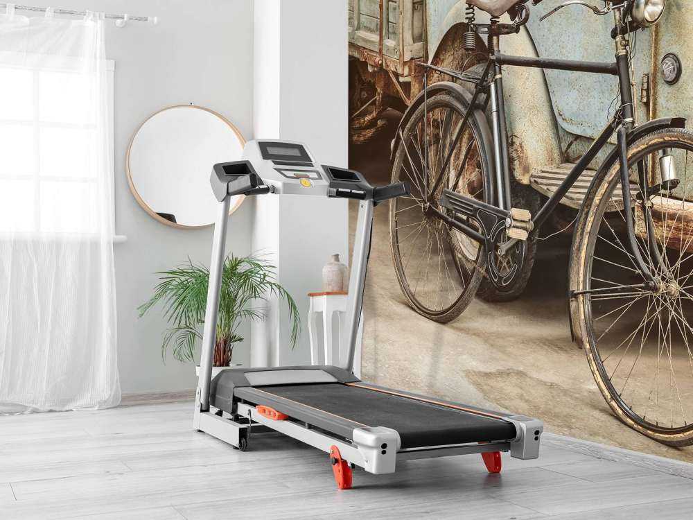 Retro gammal cykel med lastbil