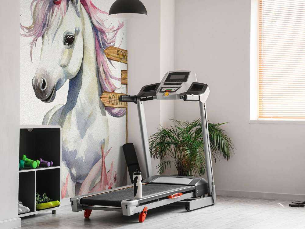 Baby enhörning med växter rosa