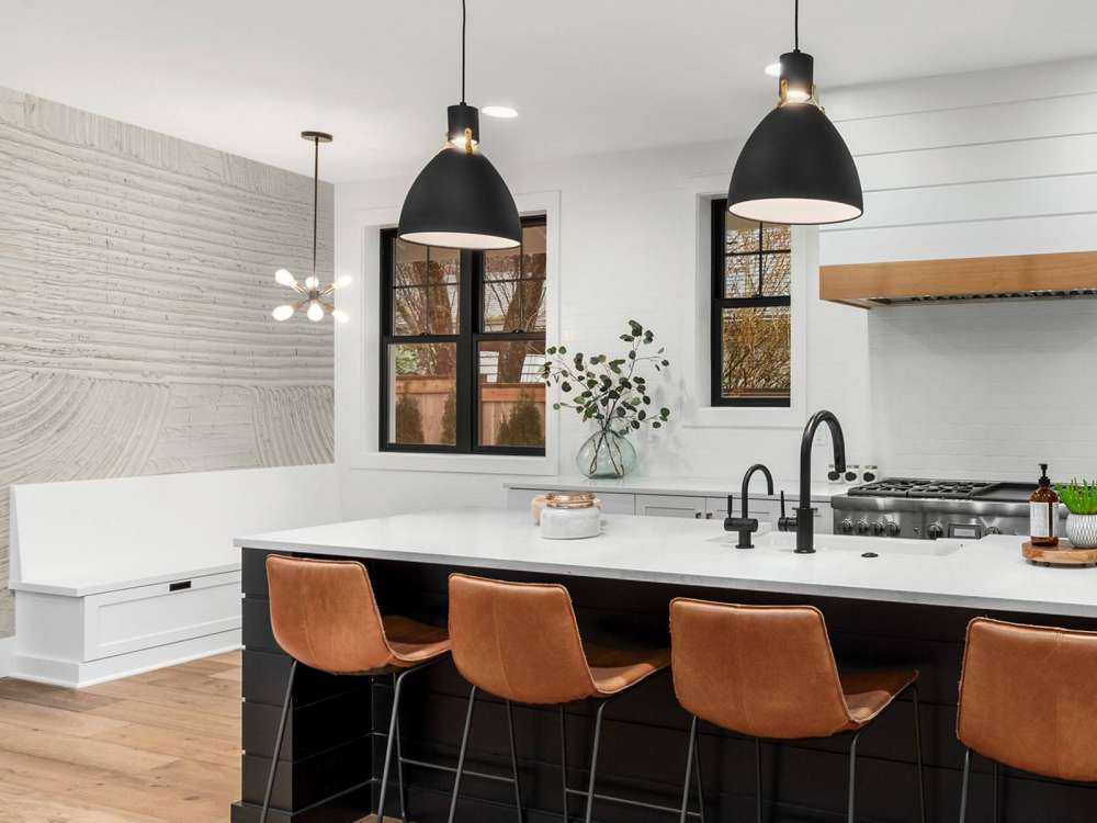 Linjer og strukturer i off white