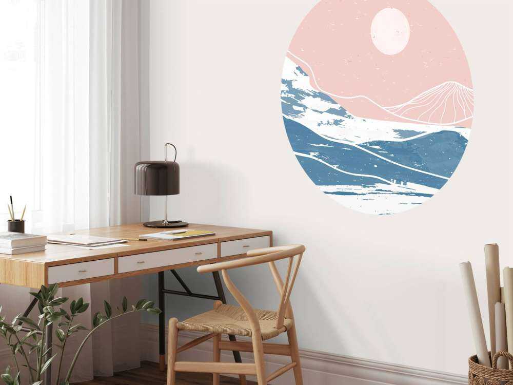 Vinterfjell foran solen