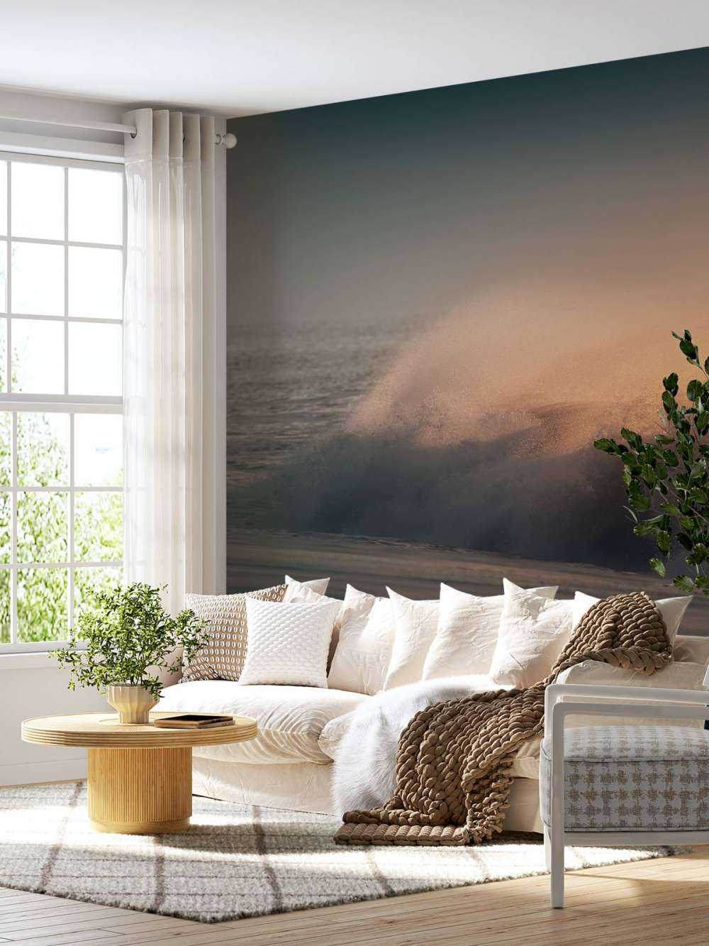 Brytende bølger på stranden