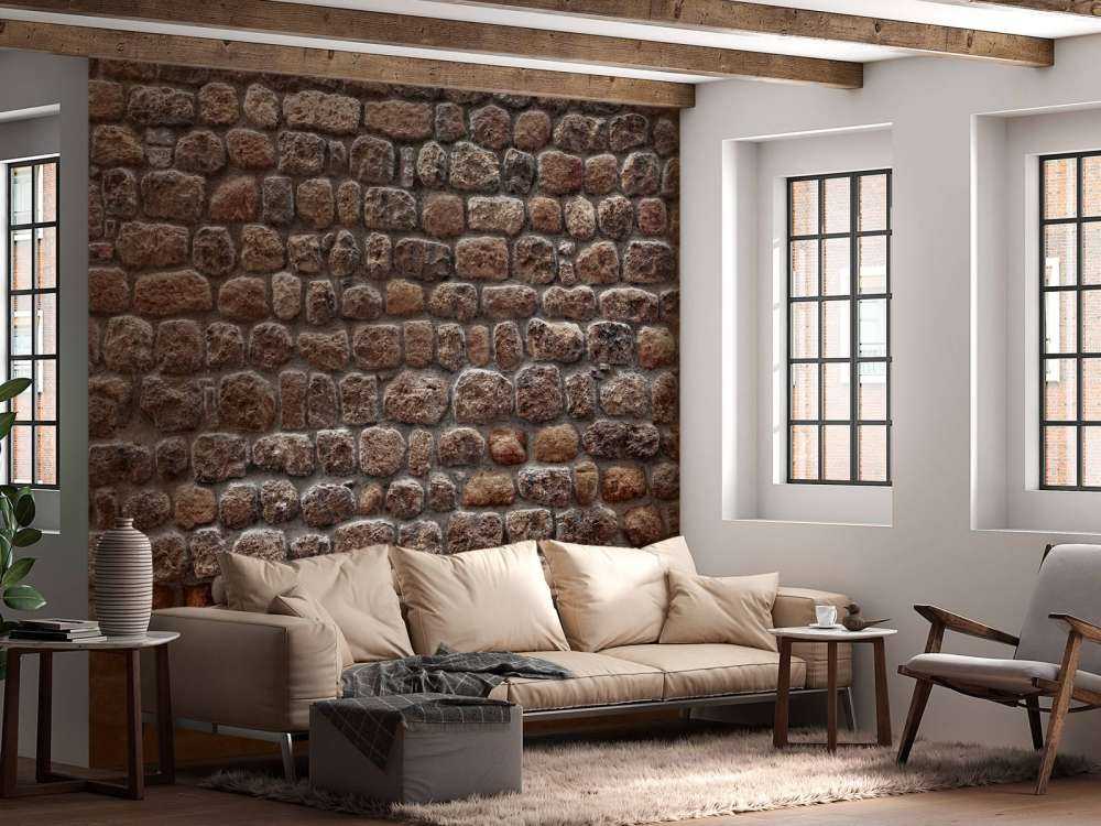 Mur med store steiner