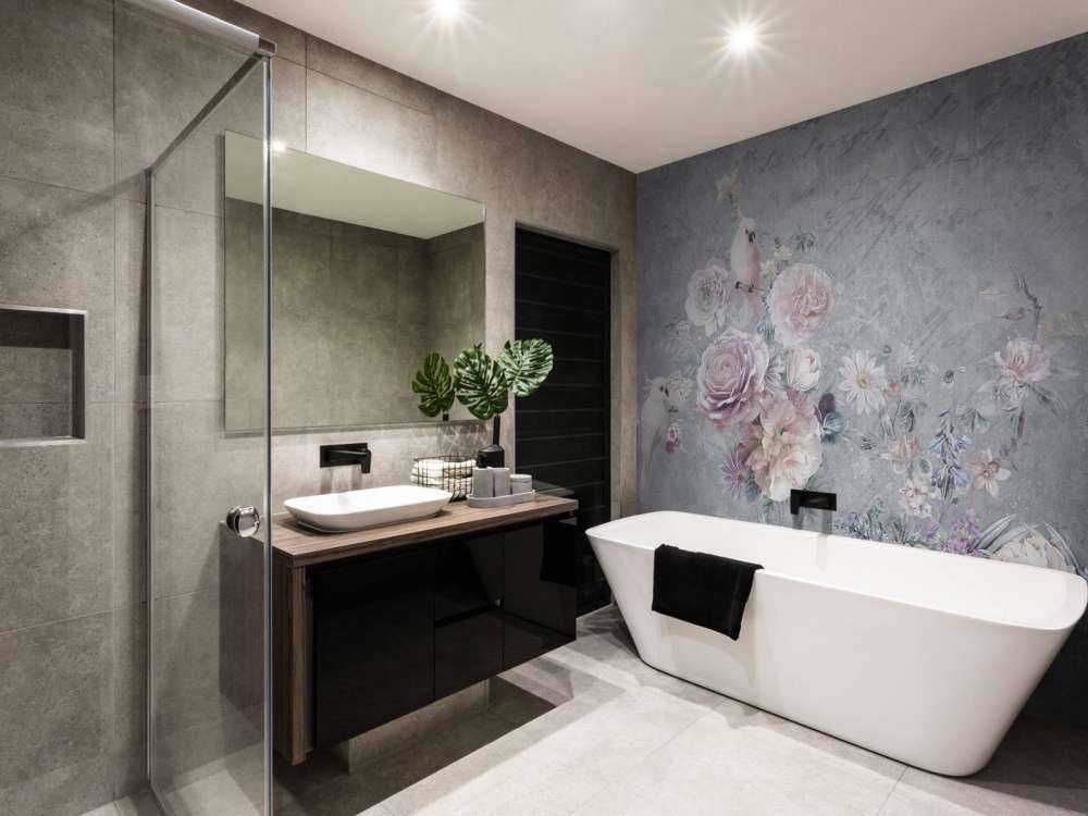 Papegøyer mellom blomstene