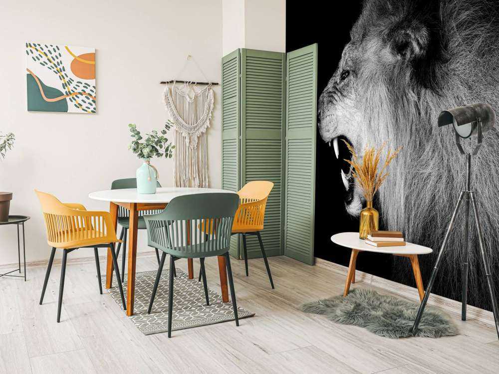 Brølende løve svart