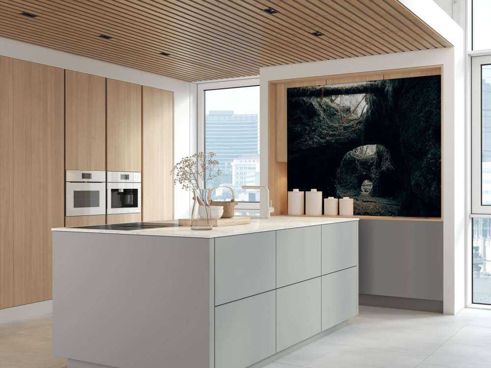 Gamle jernminer genvundet af naturen